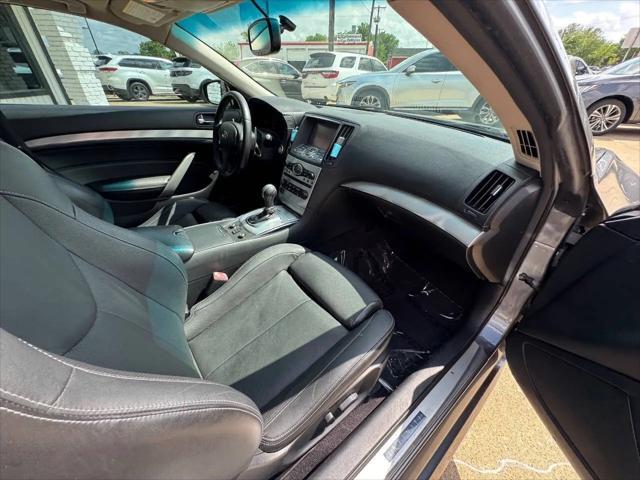 2015 INFINITI Q60 Standard