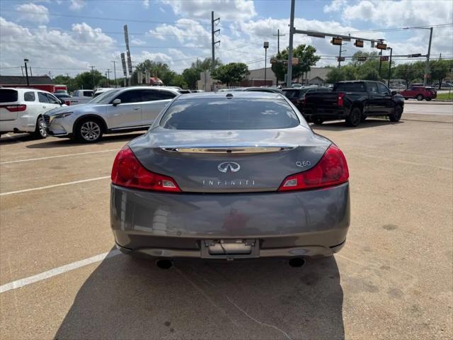 2015 INFINITI Q60 Standard