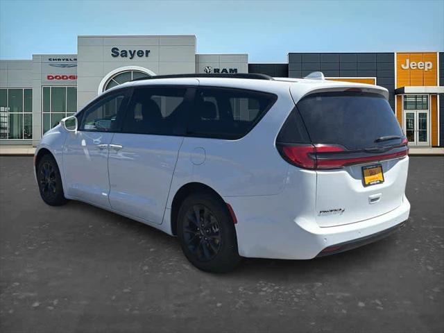 2021 Chrysler Pacifica Touring L