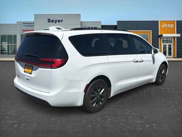 2021 Chrysler Pacifica Touring L