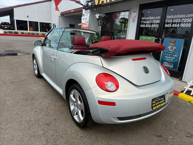 2009 Volkswagen New Beetle 2.5L Blush Edition