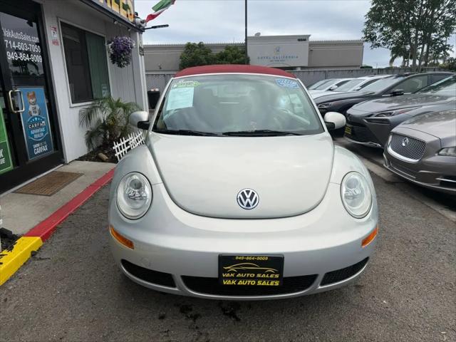 2009 Volkswagen New Beetle 2.5L Blush Edition