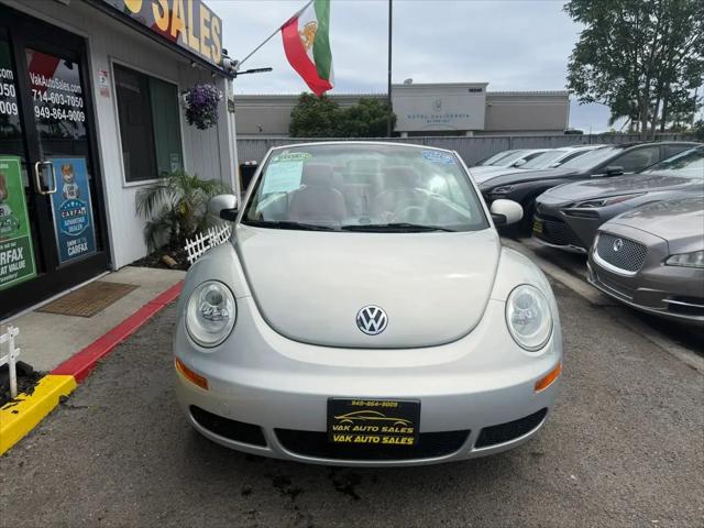 2009 Volkswagen New Beetle 2.5L Blush Edition