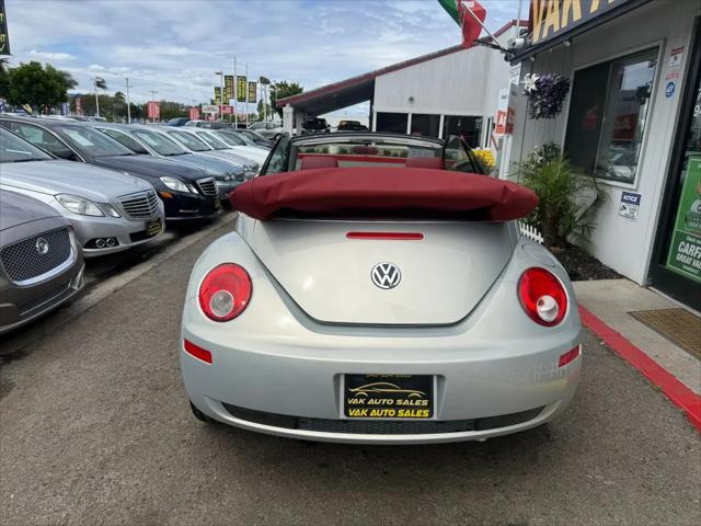 2009 Volkswagen New Beetle 2.5L Blush Edition