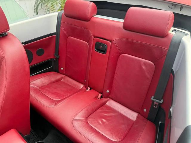 2009 Volkswagen New Beetle 2.5L Blush Edition