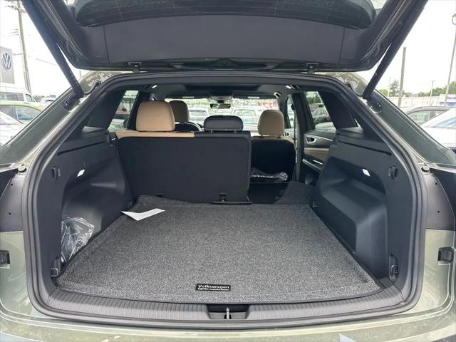 2026 Volkswagen Atlas Cross Sport SE with Technology