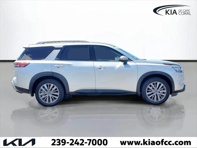 2023 Nissan Pathfinder SL FWD