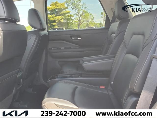 2023 Nissan Pathfinder SL FWD