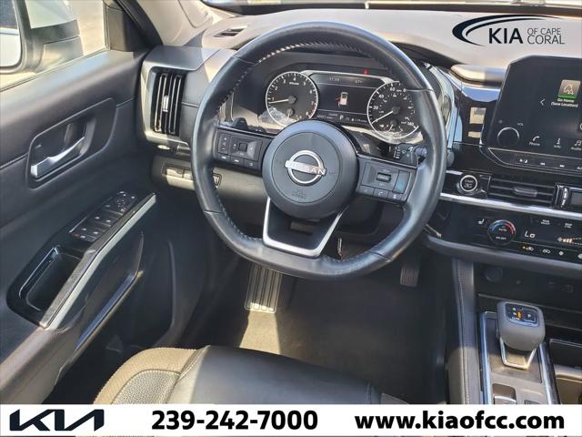 2023 Nissan Pathfinder SL FWD