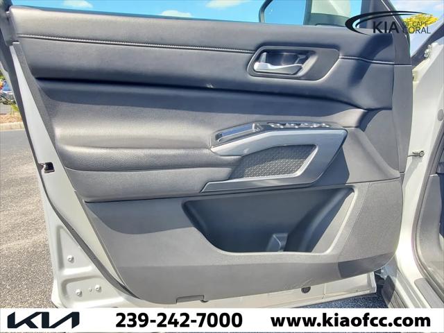 2023 Nissan Pathfinder SL FWD