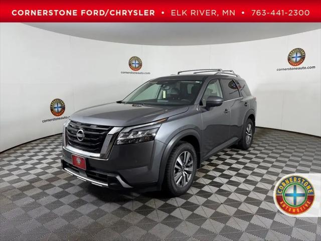 2023 Nissan Pathfinder SL 4WD for sale in Elk River, MN