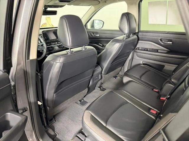 2023 Nissan Pathfinder SL 4WD