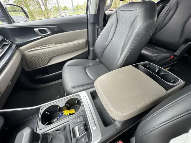 2025 Kia Carnival MPV LXS