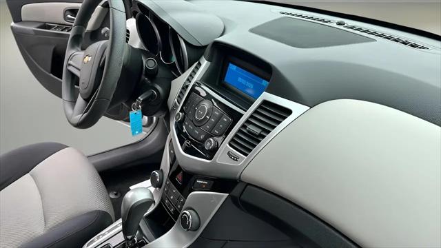 2015 Chevrolet Cruze LS Auto