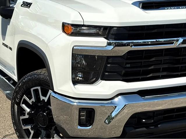 2026 Chevrolet Silverado 2500HD Crew Cab, Standard Bed, LT, 4WD