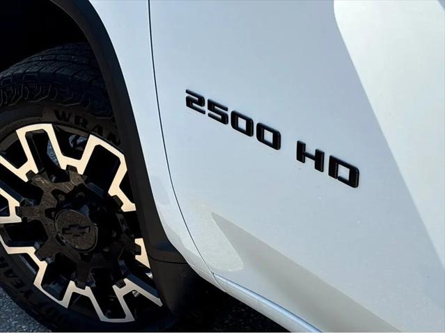 2026 Chevrolet Silverado 2500HD Crew Cab, Standard Bed, LT, 4WD