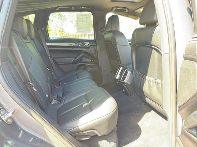 2012 Porsche Cayenne Cayenne