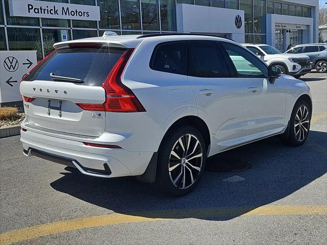 2023 Volvo XC60 B5 Plus Dark Theme