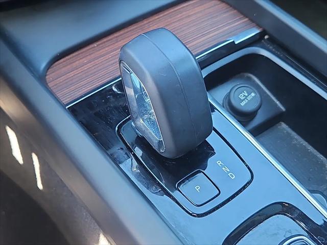 2023 Volvo XC60 B5 Plus Dark Theme