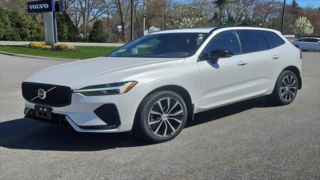 2023 Volvo XC60 B5 Plus Dark Theme