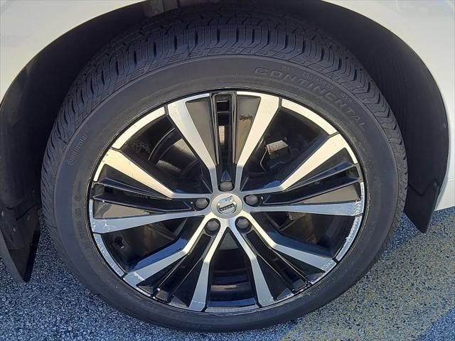 2023 Volvo XC60 B5 Plus Dark Theme