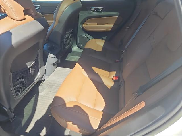 2023 Volvo XC60 B5 Plus Dark Theme