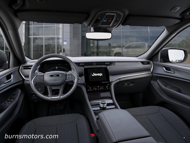 2026 Jeep Grand Cherokee L Laredo 4x2