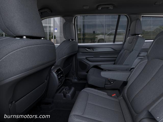 2026 Jeep Grand Cherokee L Laredo 4x2