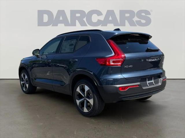 2026 Volvo XC40 Plus, B5 AWD Gas (mild hybrid), Dark