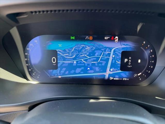 2026 Volvo XC40 Plus, B5 AWD Gas (mild hybrid), Dark
