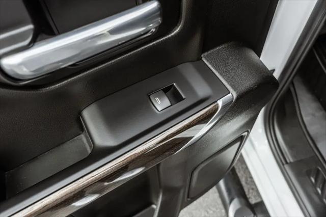 2022 Chevrolet Silverado 1500 4WD Crew Cab Short Bed RST