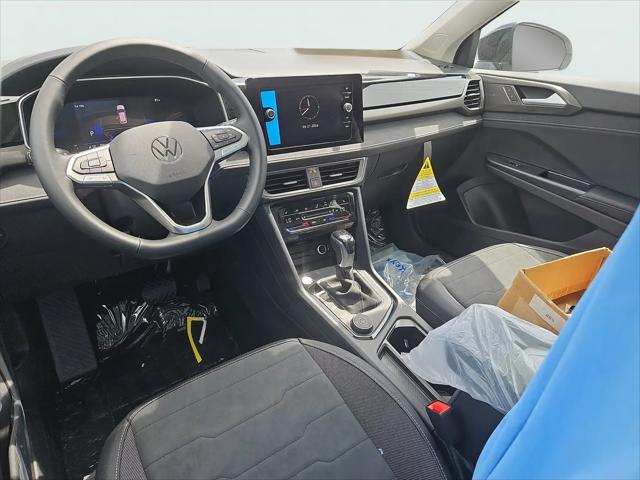2026 Volkswagen Taos SE Black