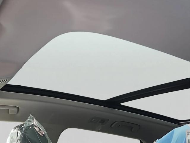 2026 Volkswagen Taos SE Black