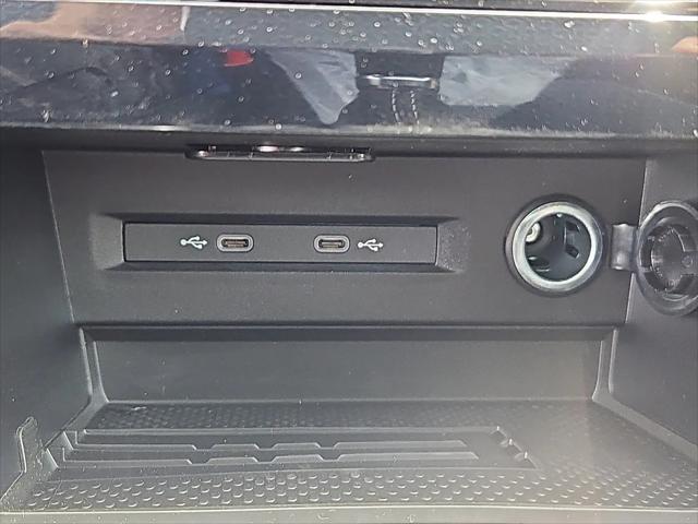 2026 Volkswagen Taos SE Black
