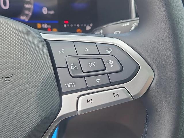 2026 Volkswagen Taos SE Black