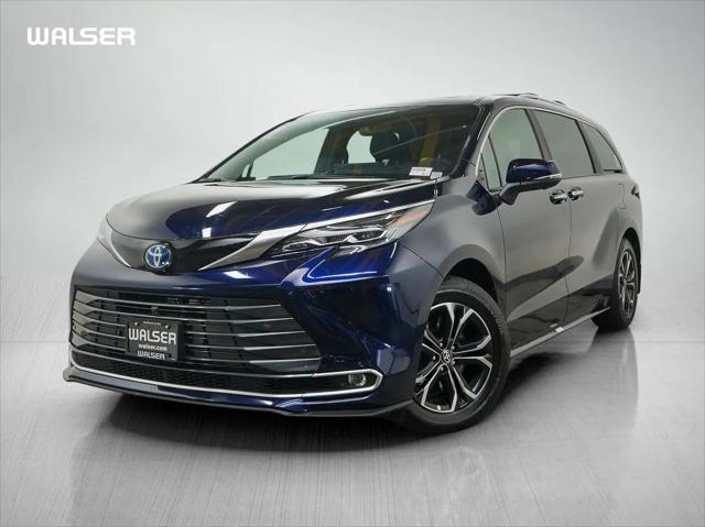 2025 Toyota Sienna Platinum for sale in Bloomington, MN
