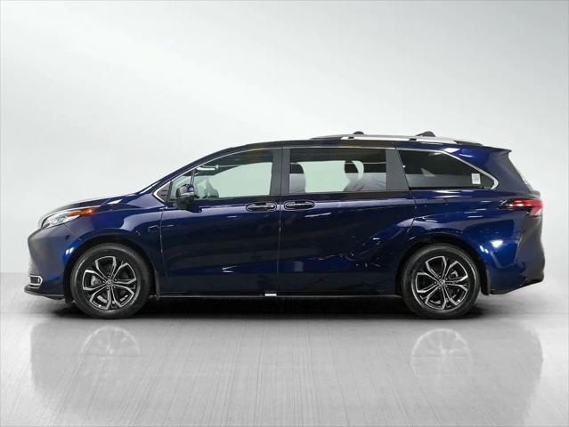 2025 Toyota Sienna Platinum