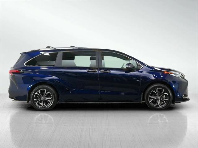 2025 Toyota Sienna Platinum