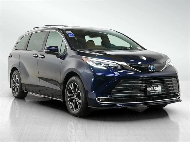 2025 Toyota Sienna Platinum