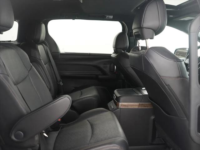 2025 Toyota Sienna Platinum