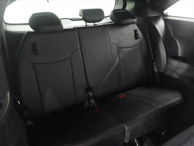 2025 Toyota Sienna Platinum