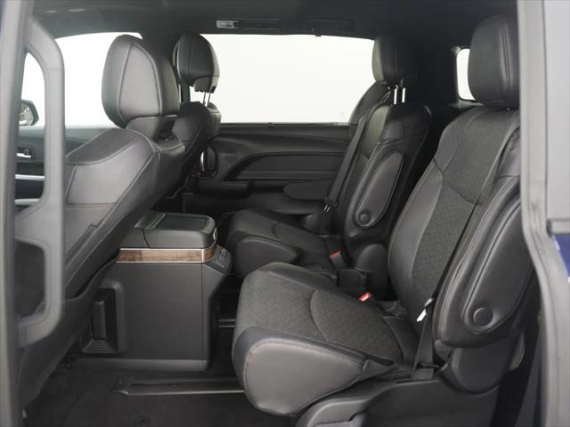 2025 Toyota Sienna Platinum