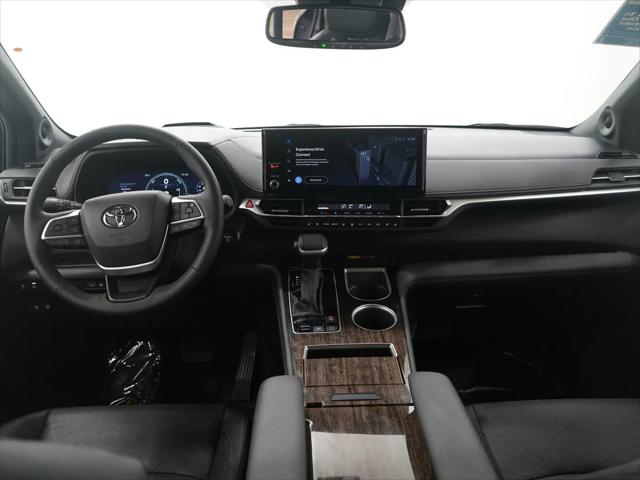 2025 Toyota Sienna Platinum