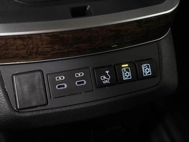 2025 Toyota Sienna Platinum