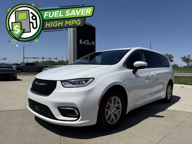 2023 Chrysler Pacifica Touring L for sale in Manhattan, KS