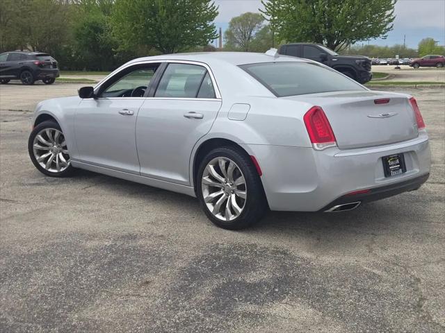 2021 Chrysler 300 Touring
