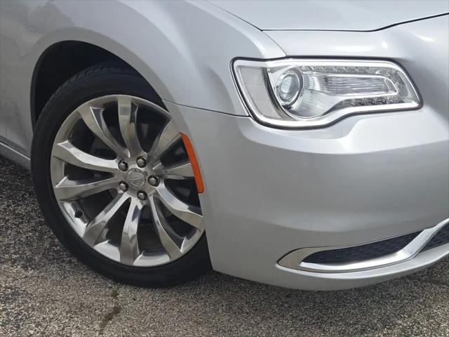 2021 Chrysler 300 Touring