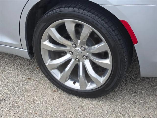 2021 Chrysler 300 Touring