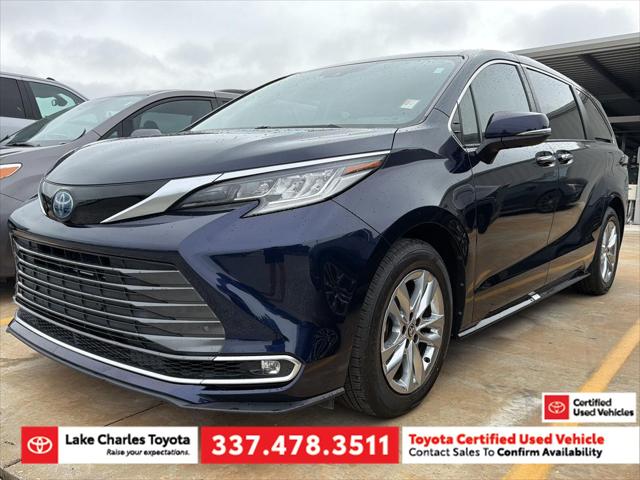 2022 Toyota Sienna Limited 7-Passenger Hybrid FWD's photo