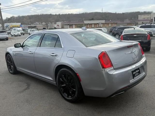 2017 Chrysler 300 AWD